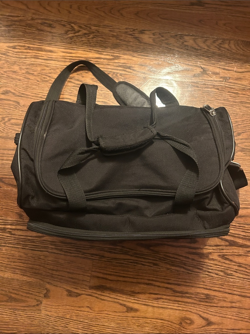 Samsonite Black Travel Weekend Duffel Bag - Picture 3 of 9